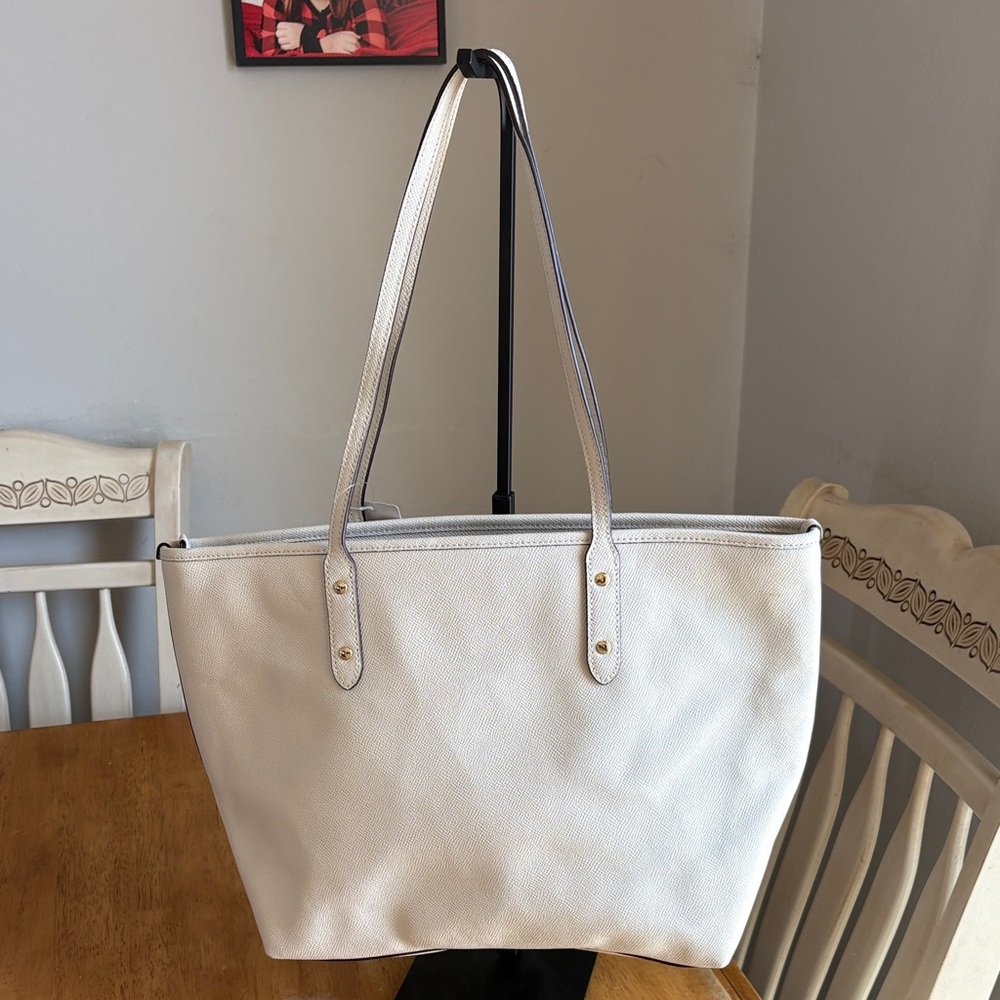 NWT Coach white City zippered Tote Bag - Picture 3 of 6